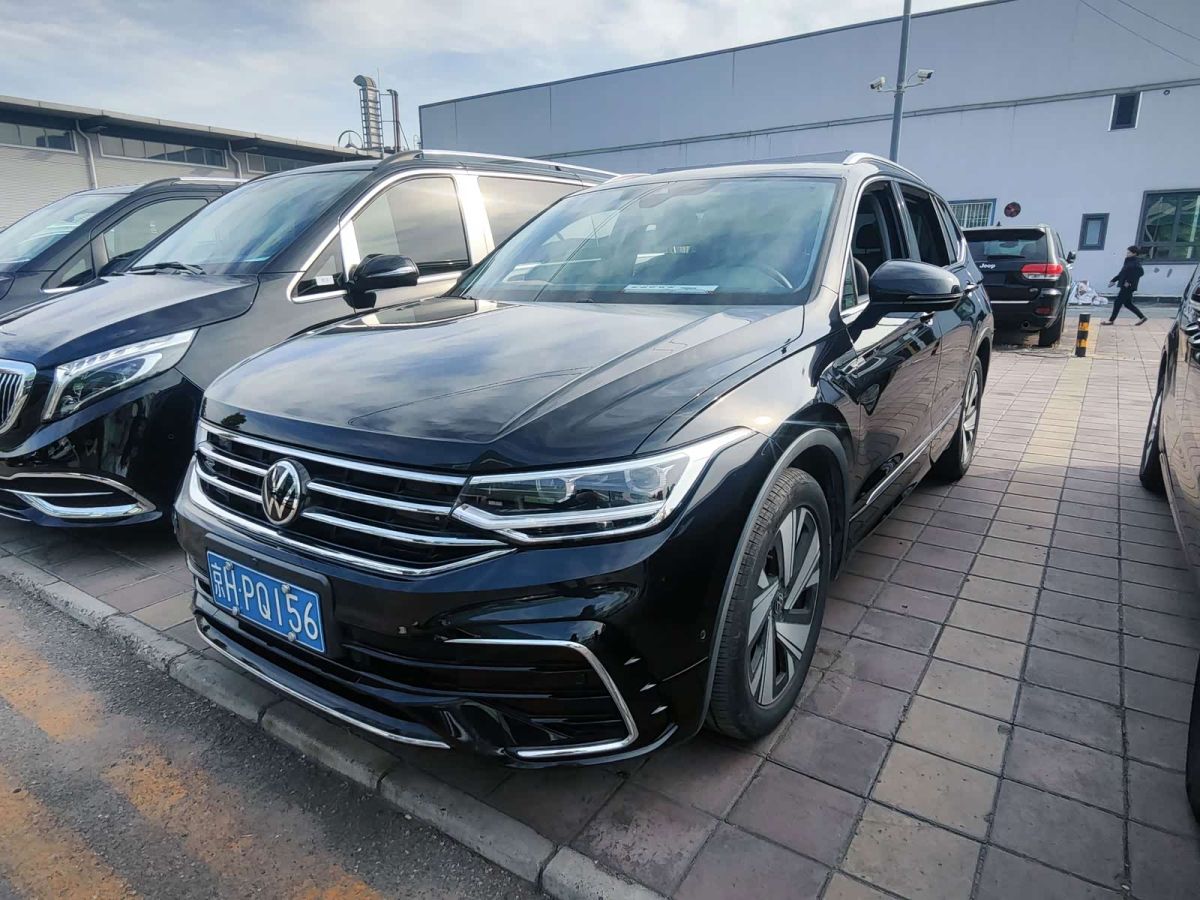 Volkswagen Tiguan L 2023 380TSI автомат полный привод R-Line комплектация «Юэсян» 7 мест