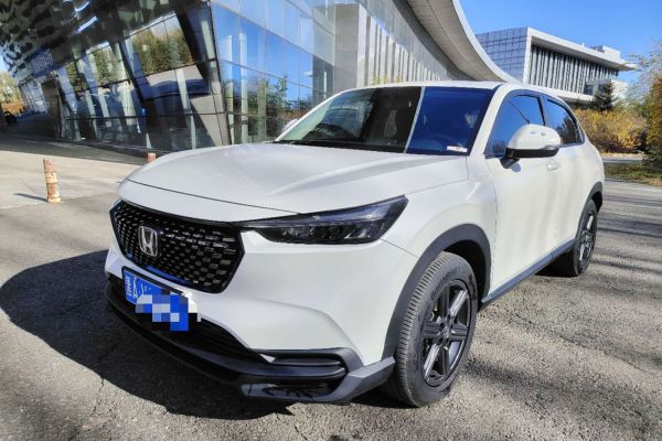 Volkswagen Passat PHEV, 2025 г., чёрный, 100 км Honda XR-V, 2023 г., белый, 52 000 км