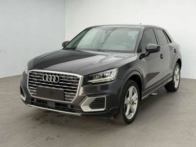 Audi 奥迪Q2L, 2021 г., серебристый / серый, 74 000 км