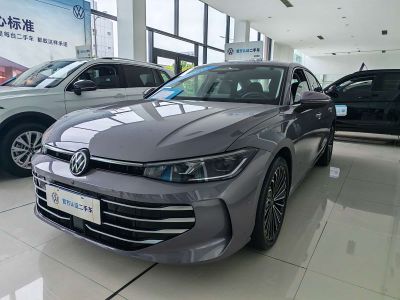Volkswagen Passat, 2024 г., красный / фиолетовый, 35 100 км Volkswagen Passat 2025 Pro 380TSI Лунцзунь версия