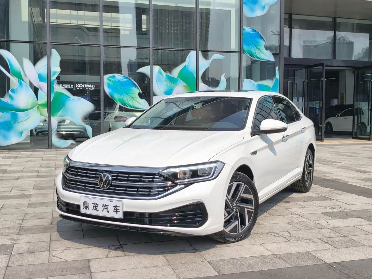 Volkswagen Sagitar, 2025 г., белый, 23 000 км Volkswagen Sagitar 2024 300TSI DSG комплектация «Чаоюэ»