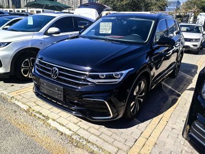 Volkswagen Tiguan L, 2022 г., чёрный, 40 000 км Volkswagen Tiguan L 2022 330TSI автомат одна ведущая ось R-Line комплектация «Юэсян»