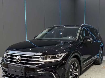 Volkswagen Tiguan L, 2024 г., чёрный, 30 000 км Volkswagen Tiguan L 2024 330TSI автомат одна ведущая ось R-Line комплектация «Юэсян»