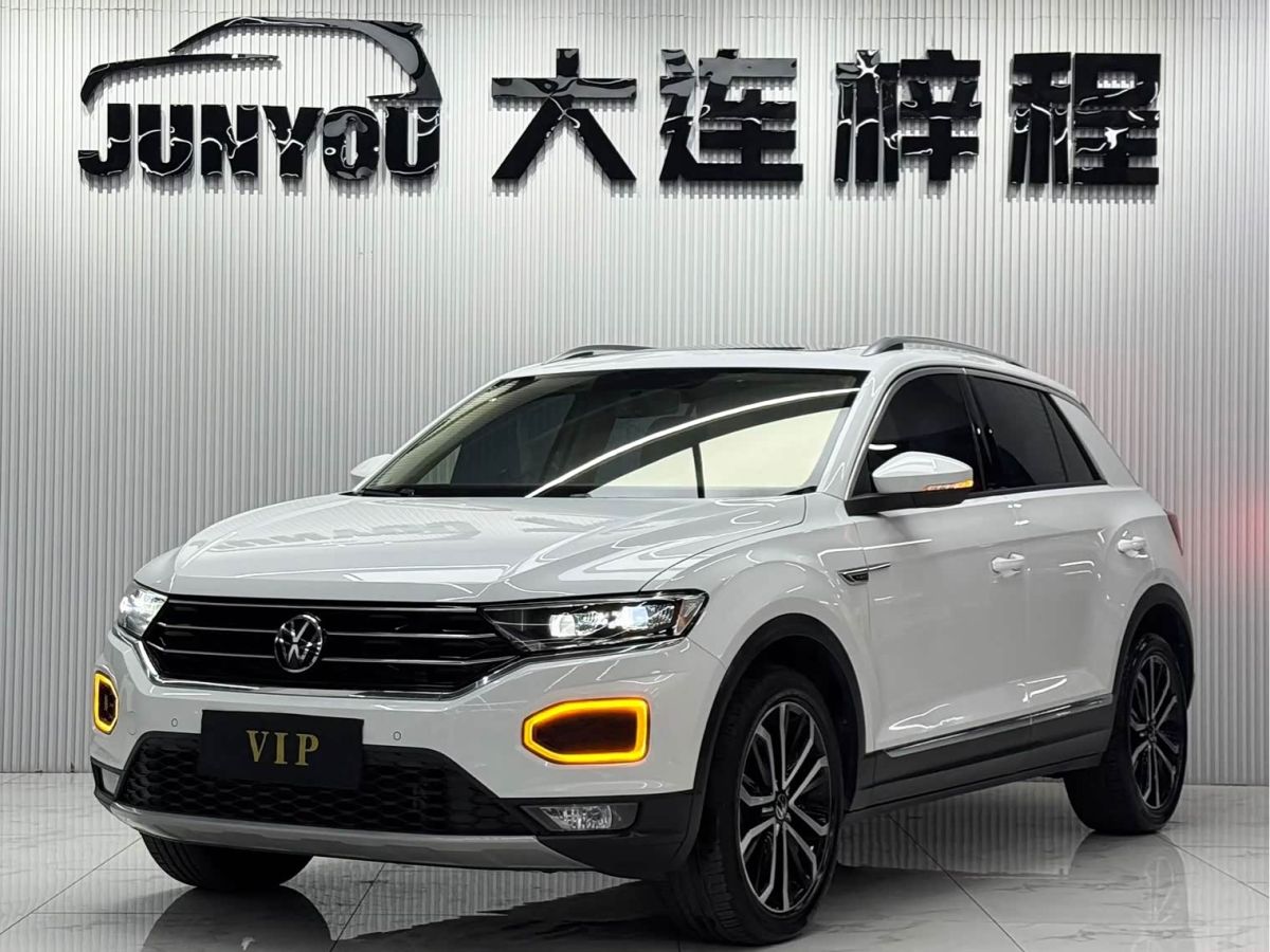 Volkswagen T-Roc, 2022 г., белый, 32 000 км Volkswagen T-Roc 2022 280TSI DSG одна ведущая ось Комфорт PLUS