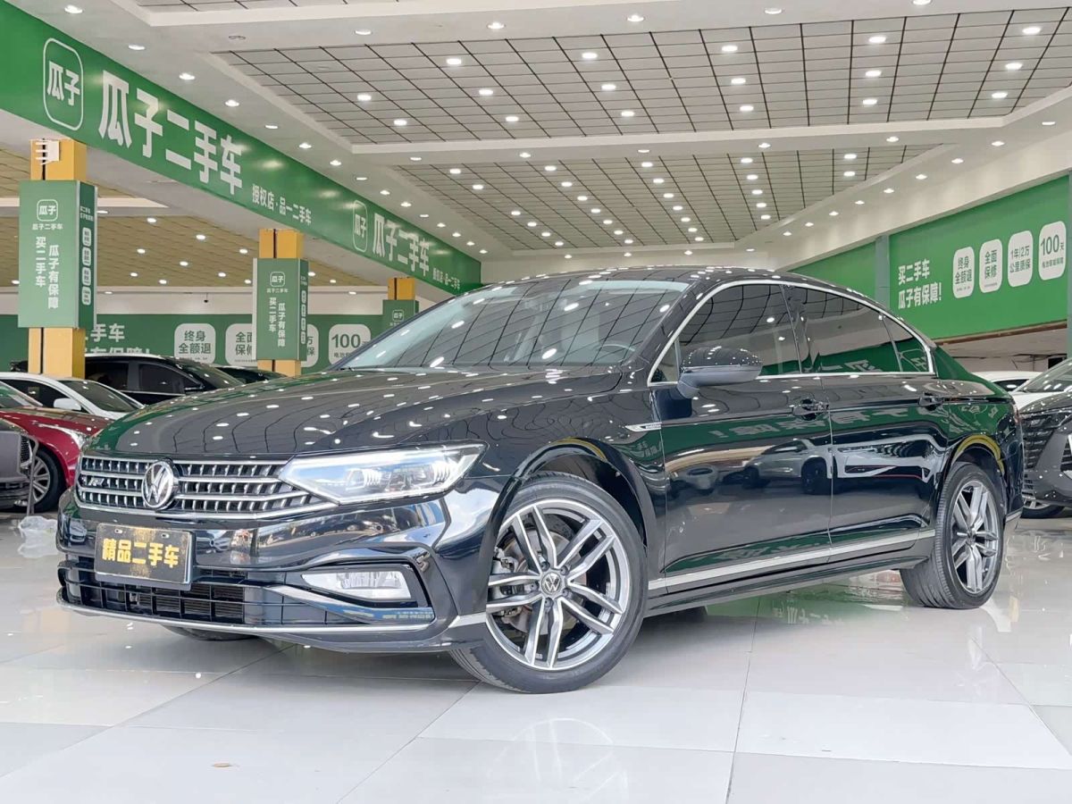 Volkswagen Magotan, 2023 г., чёрный, 80 000 км Volkswagen Magotan 2023 200 × десять тысяч выпущенных автомобилей, юбилейная серия 330TSI DSG Люкс