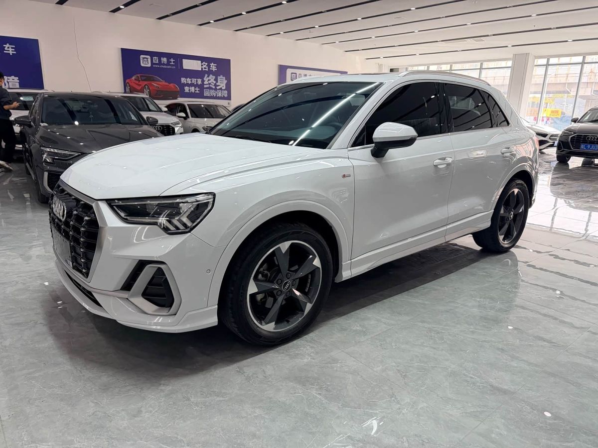 Audi 奥迪Q3, 2023 г., белый, 22 000 км