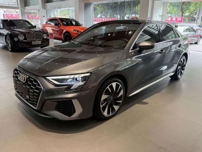 Audi A3, 2023 г., серебристый / серый, 25 900 км Audi A3, 2023 г., серебристый / серый, 33 000 км