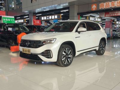 Volkswagen Tayron, 2023 г., белый, 31 400 км Volkswagen Tayron 2023 обновлённая версия 380TSI полный привод R-Line исполнение «Гаонэн»