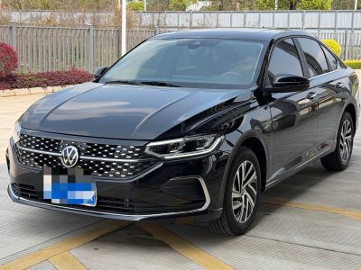 Volkswagen Lavida, 2025 г., белый, 9 000 км Volkswagen Lavida 2024 1.5L автомат исполнение «Звёздное небо» пять миллионов версия
