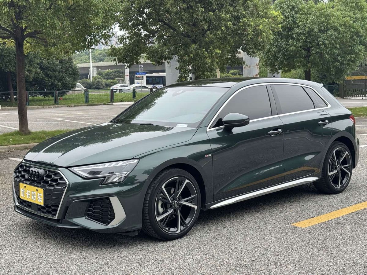 Audi A3, 2022 г., зелёный, 37 000 км Audi A3, 2022 г., зелёный, 37 000 км