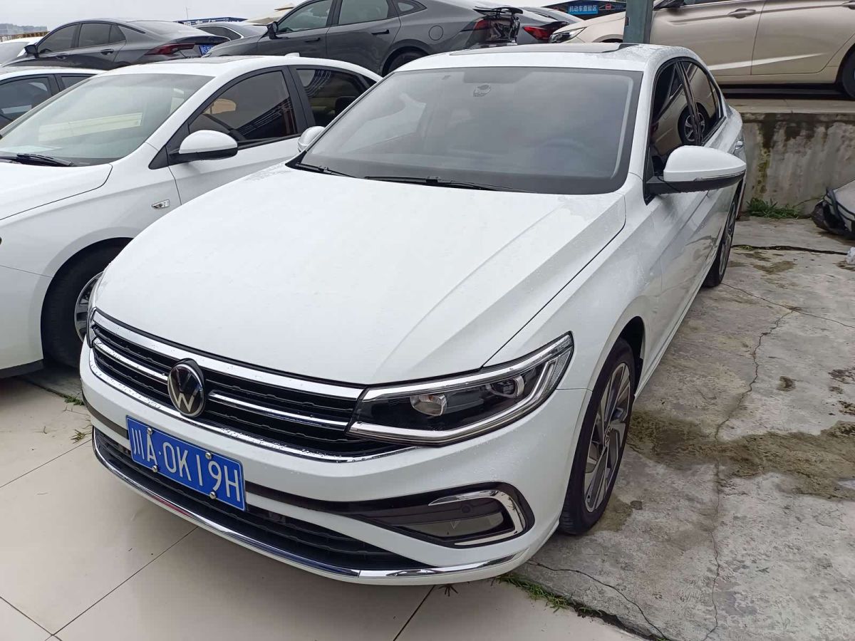 Volkswagen Bora, 2023 г., белый, 29 000 км Volkswagen Bora 2023 200TSI DSG комплектация «Чжисин»