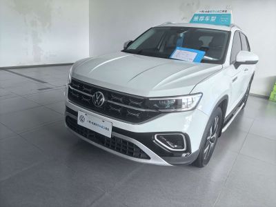 Volkswagen Tayron, 2023 г., белый, 31 400 км Volkswagen Tayron 2023 330TSI одна ведущая ось комплектация «Люкс Plus», исполнение «Цзиньцзе»