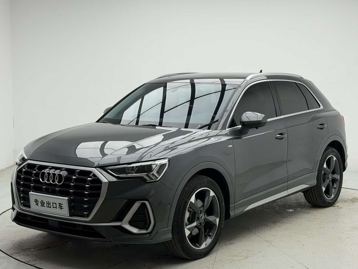 Audi 奥迪Q3, 2022 г., серебристый / серый, 46 000 км