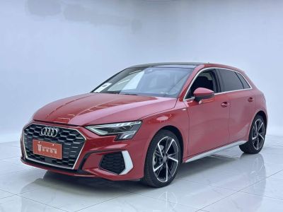 Audi A3, 2022 г., зелёный, 60 400 км Audi A3, 2022 г., красный / фиолетовый, 25 000 км