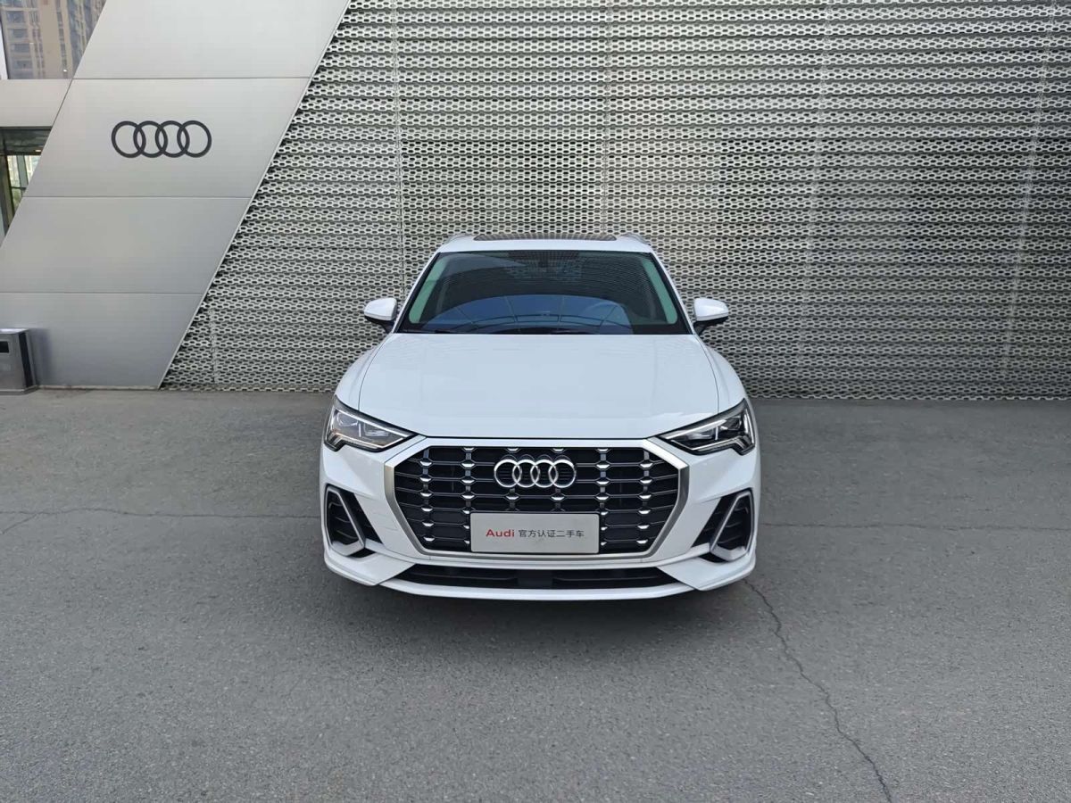 Audi 奥迪Q3, 2023 г., белый, 23 000 км
