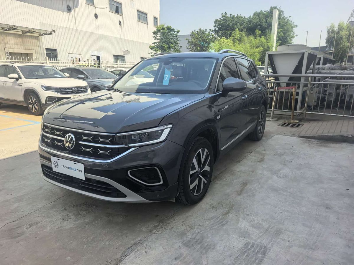 Volkswagen Tayron 2024 300TSI одна ведущая ось комплектация «Люкс Plus», исполнение «Цзиньцзе»