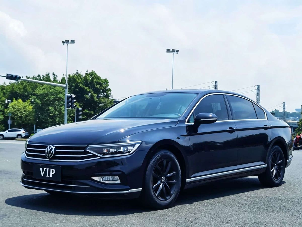 Volkswagen Magotan, 2022 г., чёрный, 80 000 км Volkswagen Magotan 2020 280TSI DSG комплектация «Лидер»