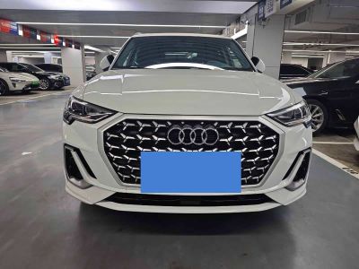 Audi 奥迪Q3, 2024 г., белый, 16 000 км