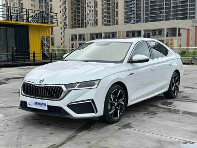 Skoda 明锐, 2023 г., белый, 23 000 км