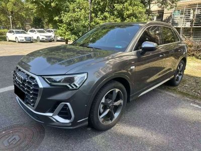 Audi Q3, 2023 г., белый, 77 000 км Audi 奥迪Q3, 2023 г., серебристый / серый, 13 000 км