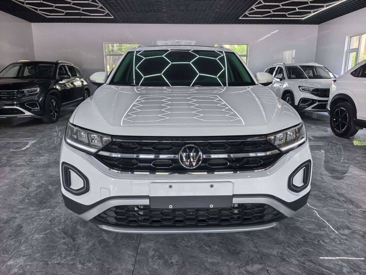 Volkswagen T-Roc, 2024 г., белый, 18 000 км Volkswagen T-Roc 2023 280TSI DSG одна ведущая ось Шигуан версия