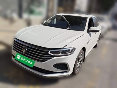 Volkswagen Lavida, 2023 г., белый, 47 300 км Volkswagen Lavida 2023 1.5L автомат пять миллионов версия