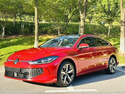 Volkswagen Lamando, 2023 г., красный / фиолетовый, 29 400 км Volkswagen Lamando 2023 Lamando L 280TSI DSG комплектация «Кула»