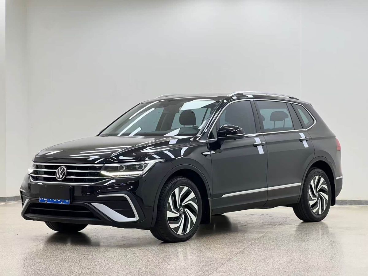Volkswagen Tiguan L 2022 330TSI автомат одна ведущая ось комплектация «Умный комфорт»