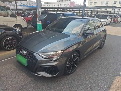 Audi A3, 2022 г., серебристый / серый, 32 000 км Audi A3, 2022 г., серебристый / серый, 37 700 км
