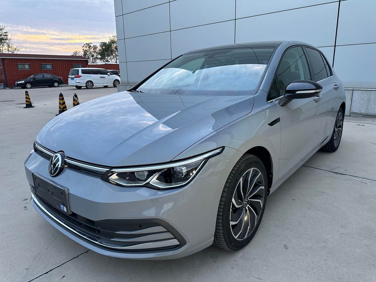Volkswagen Golf, 2023 г., зелёный, 27 000 км Volkswagen Golf 2023 обновлённая версия 280TSI DSG Pro