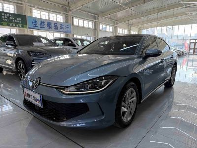 Volkswagen Lamando, 2023 г., серебристый / серый, 50 000 км Volkswagen Lamando 2023 Lamando L 280TSI DSG комплектация «Сюаньла»