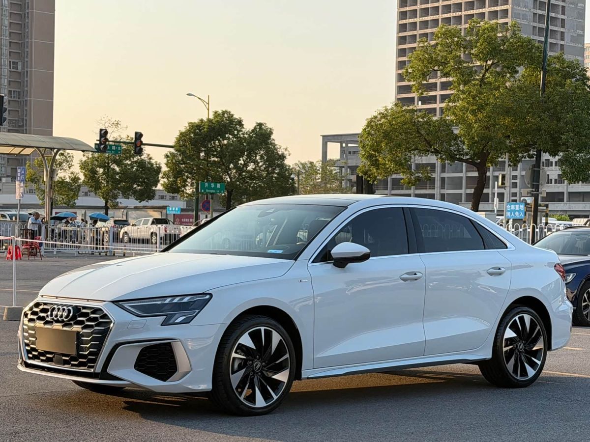 Audi A3, 2022 г., белый, 20 500 км