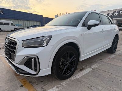 Audi Q2L, 2023 г., белый, 69 000 км Audi 奥迪Q2L, 2023 г., белый, 80 000 км