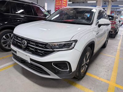 Volkswagen Tayron, 2023 г., белый, 48 000 км Volkswagen Tayron 2023 330TSI одна ведущая ось комплектация «Люкс Plus», исполнение «Цзиньцзе»
