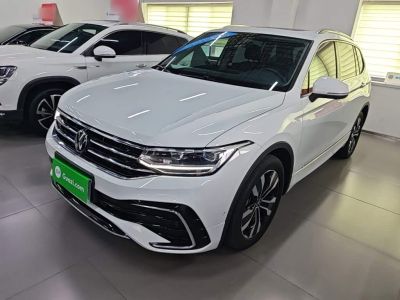 Volkswagen Tiguan L 2024 исполнение «Чучжун» 330TSI автомат одна ведущая ось R-Line Лунъяо версия