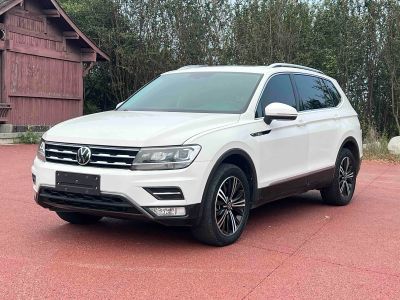 Volkswagen Tiguan L, 2021 г., белый, 58 000 км Volkswagen Tiguan L 2020 330TSI автомат, одна ведущая ось, комплектация «Панорама Комфорт» китайский экостандарт VI