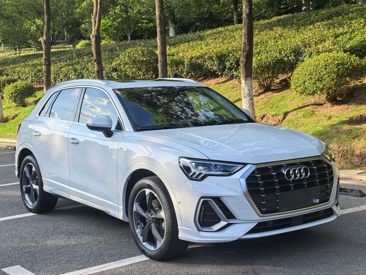 Audi 奥迪Q3, 2023 г., белый, 44 000 км