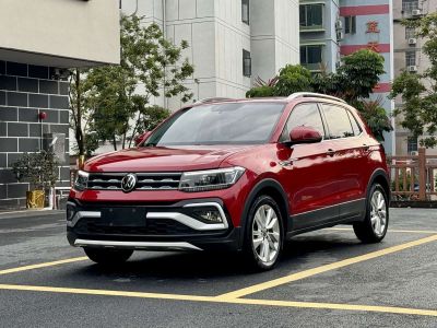 Volkswagen T-Cross, 2021 г., красный / фиолетовый, 37 000 км Volkswagen T-Cross 2021 280TSI DSG Комфорт
